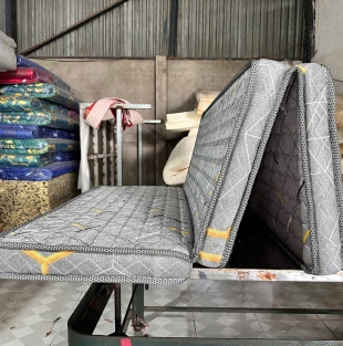 nệm xốp gấp 3 may viền vải valize 1.4m*2.00m*100li